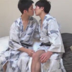 【ゲイ動画】浴衣姿の2人の可愛い系の男がアナルセックスをベッドの上で楽しむことになる！